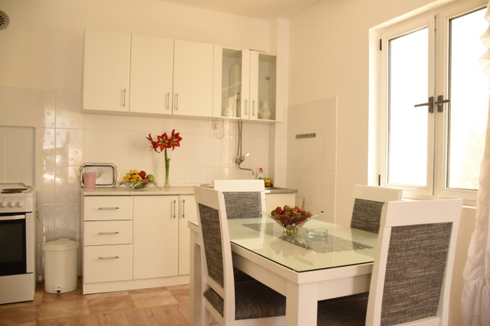 Petokrevetni porodicni apartman u Baru | Villa Kovacevic